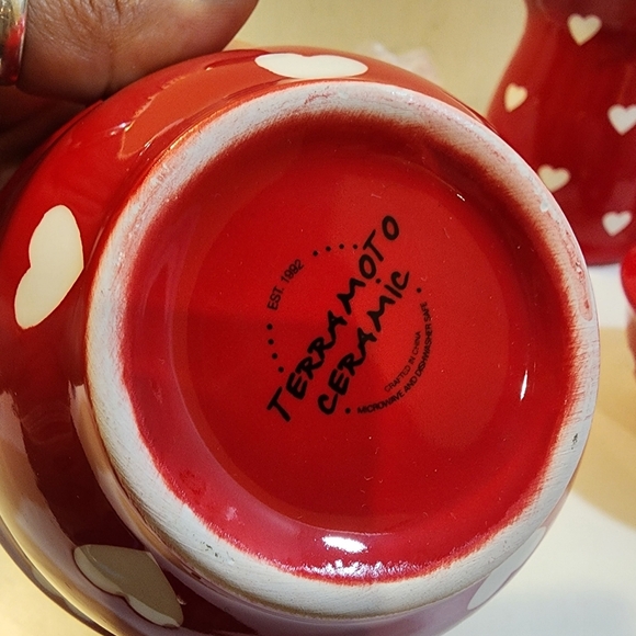 Terramoto Ceramic Red Heart Dish  Five Pieces Set - Picture 5 of 10